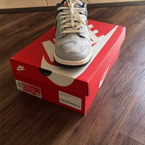 Nike Kids Gray and White Low-Top Sneakers